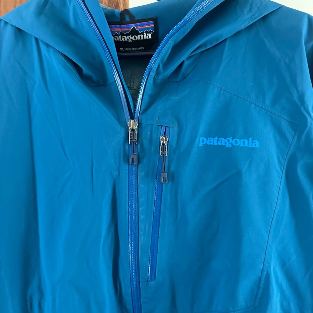 Patagonia worn wear men’s light weight jacket